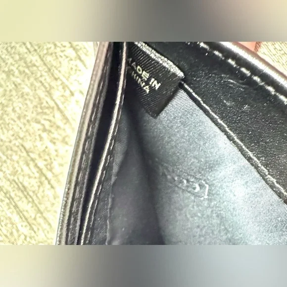 Coach Black Leather Signature Mini Wallet w/ Kisslock & Bi-Fold Snap Closure - Picture 6 of 15